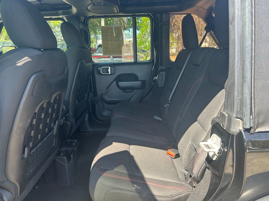 Used 2022 Jeep Wrangler Unlimited Rubicon AWD/4WD image 45