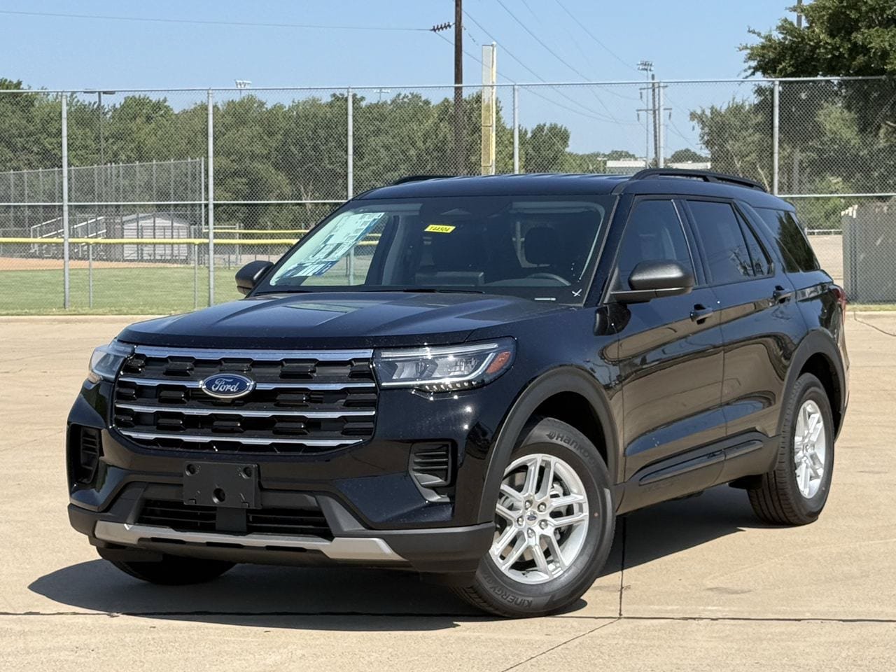New 2026 Ford Explorer Active RWD image 2