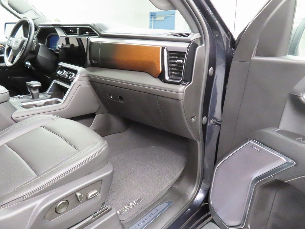 Used 2023 GMC Sierra 1500 Denali w/ Technology Package AWD/4WD image 34
