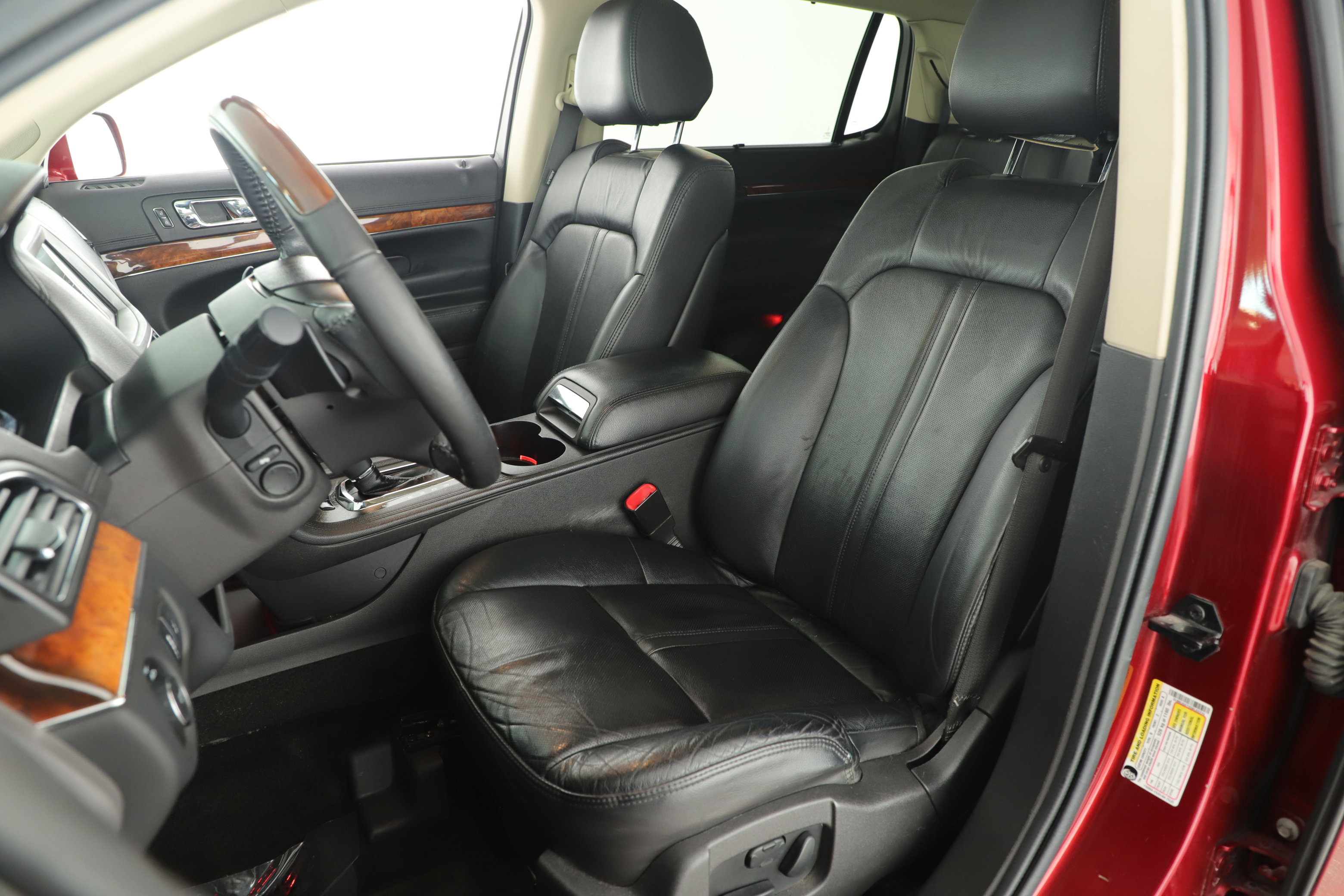 Used 2016 Lincoln MKT AWD w/ Equipment Group 201A image 6