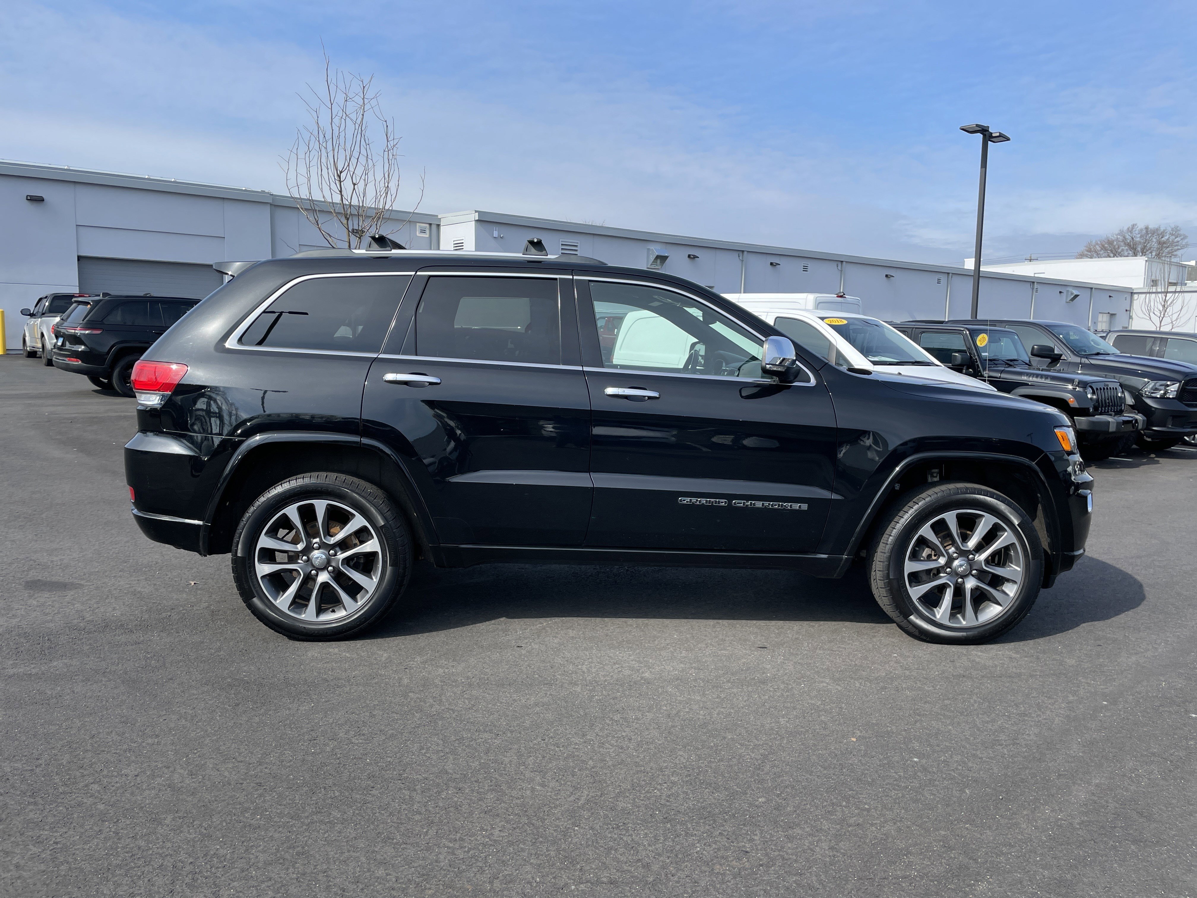 Used 2018 Jeep Grand Cherokee Overland image 6
