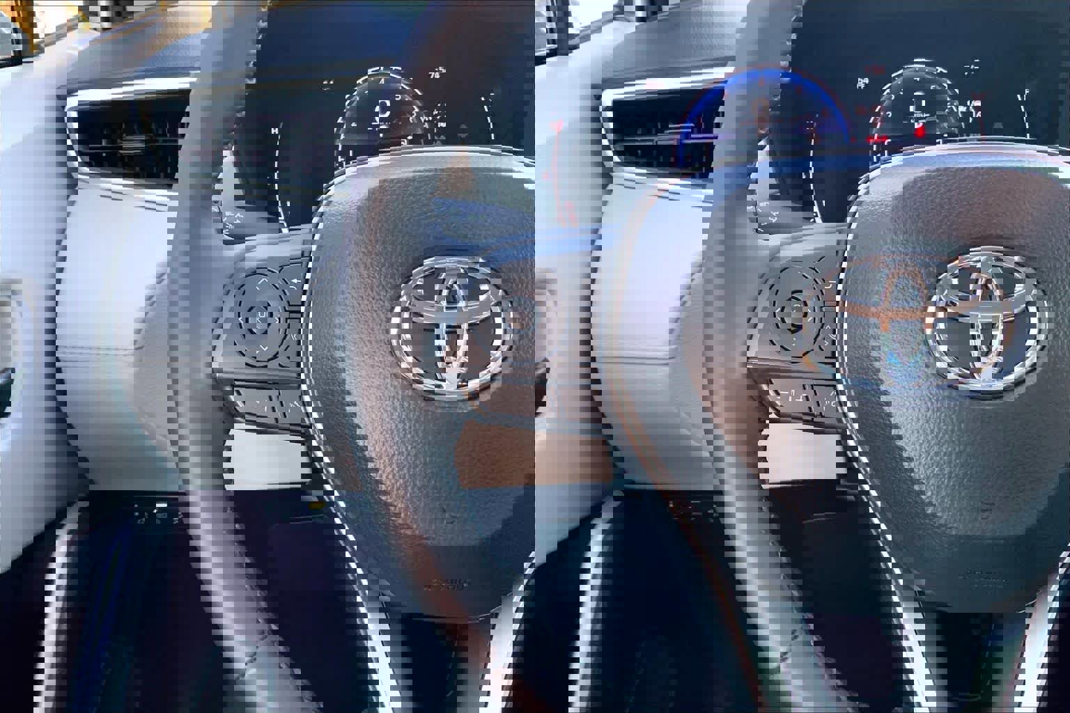 Used 2026 Toyota Corolla Cross LE image 22