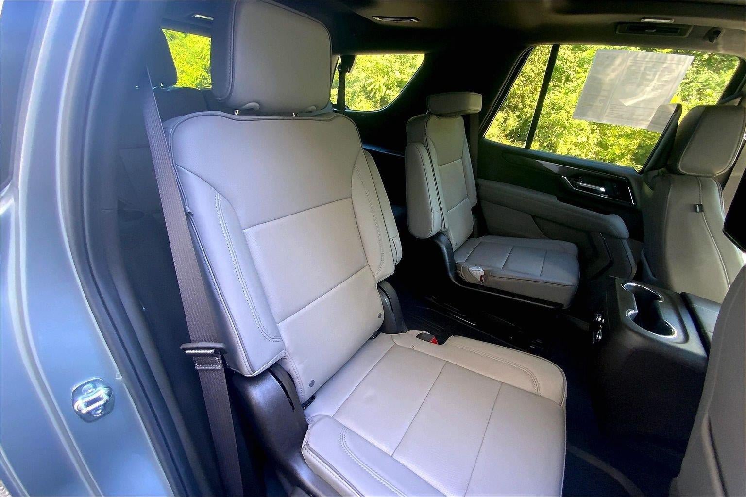 Used 2025 GMC Yukon Elevation w/ Elevation Premium Package AWD/4WD image 24