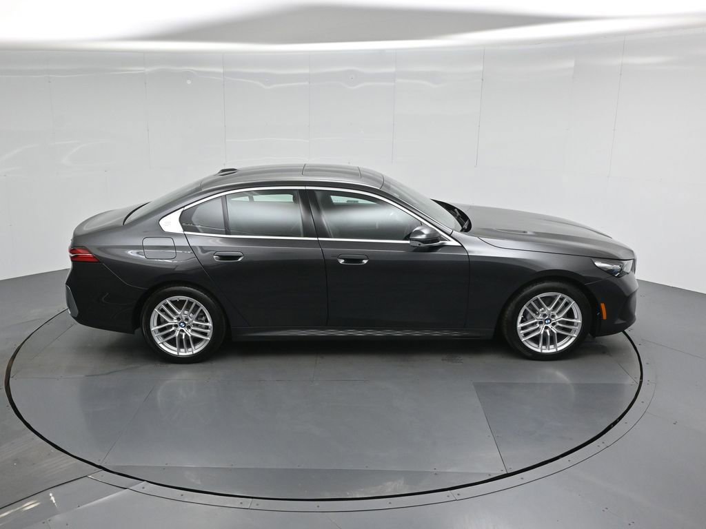 Used 2025 BMW 530i image 37