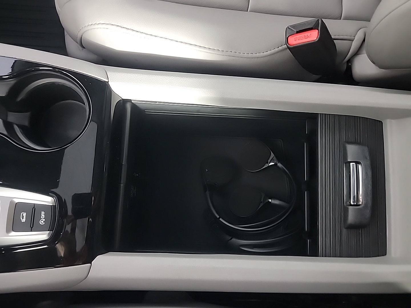 Certified 2017 Honda Pilot Touring image 38