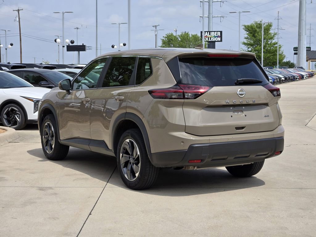 Used 2025 Nissan Rogue SV AWD/4WD image 2