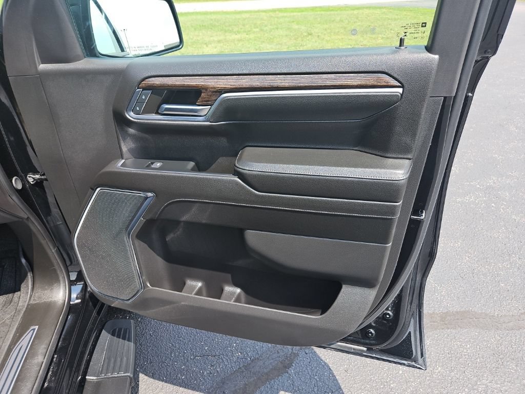 Used 2024 GMC Sierra 1500 Elevation w/ LPO, Elevation Black Package AWD/4WD image 33