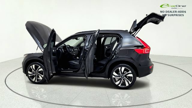 Used 2024 Volvo XC40 B5 Plus w/ Protection Package Premier AWD/4WD image 15