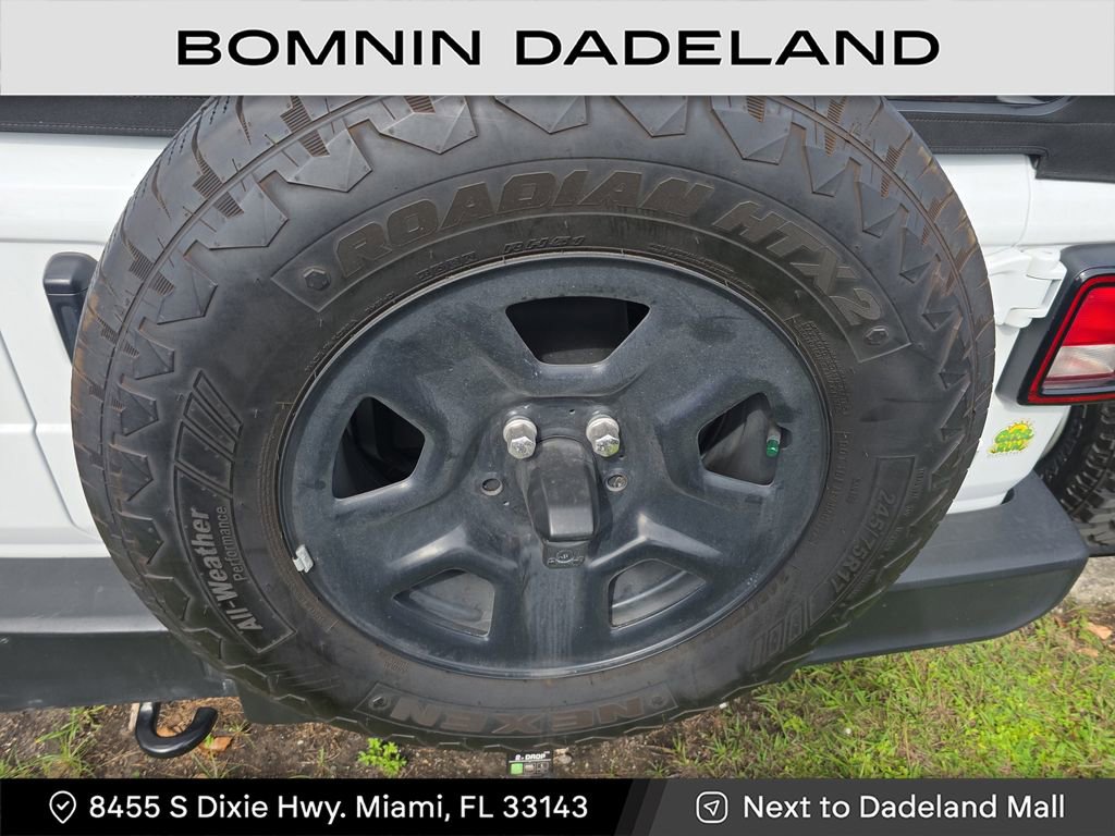 Used 2024 Jeep Wrangler Sport image 5