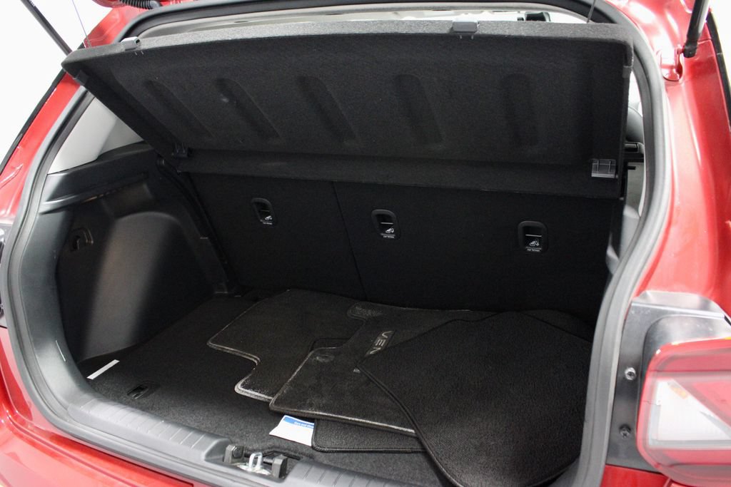 Certified 2025 Hyundai Venue Limited FWD image 14