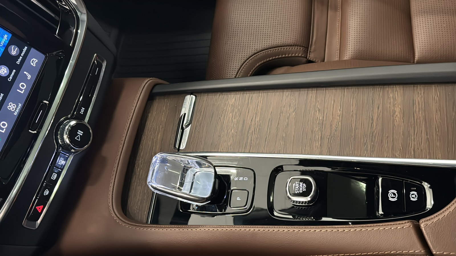 Used 2025 Volvo V90 B6 Cross Country Ultra w/ Protection Package Premier AWD/4WD image 19