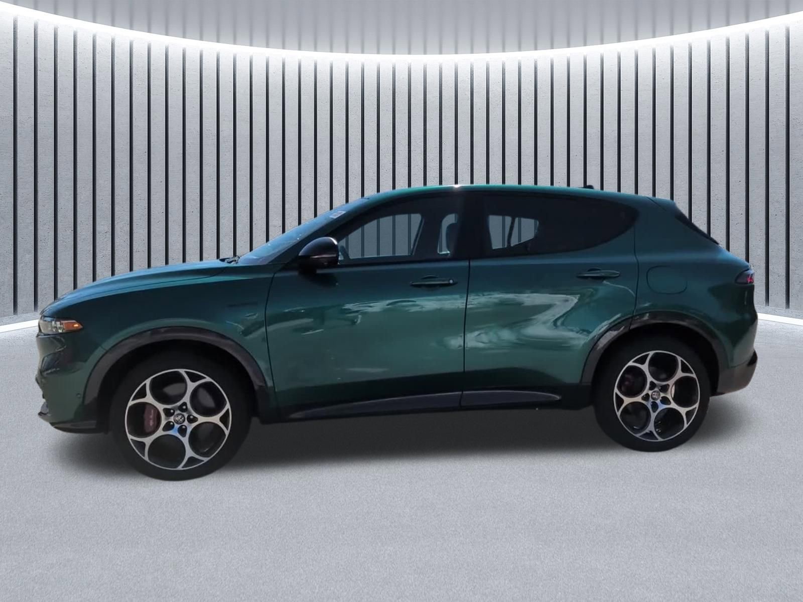 Used 2024 Alfa Romeo Tonale Veloce w/ Active Assist Package image 13