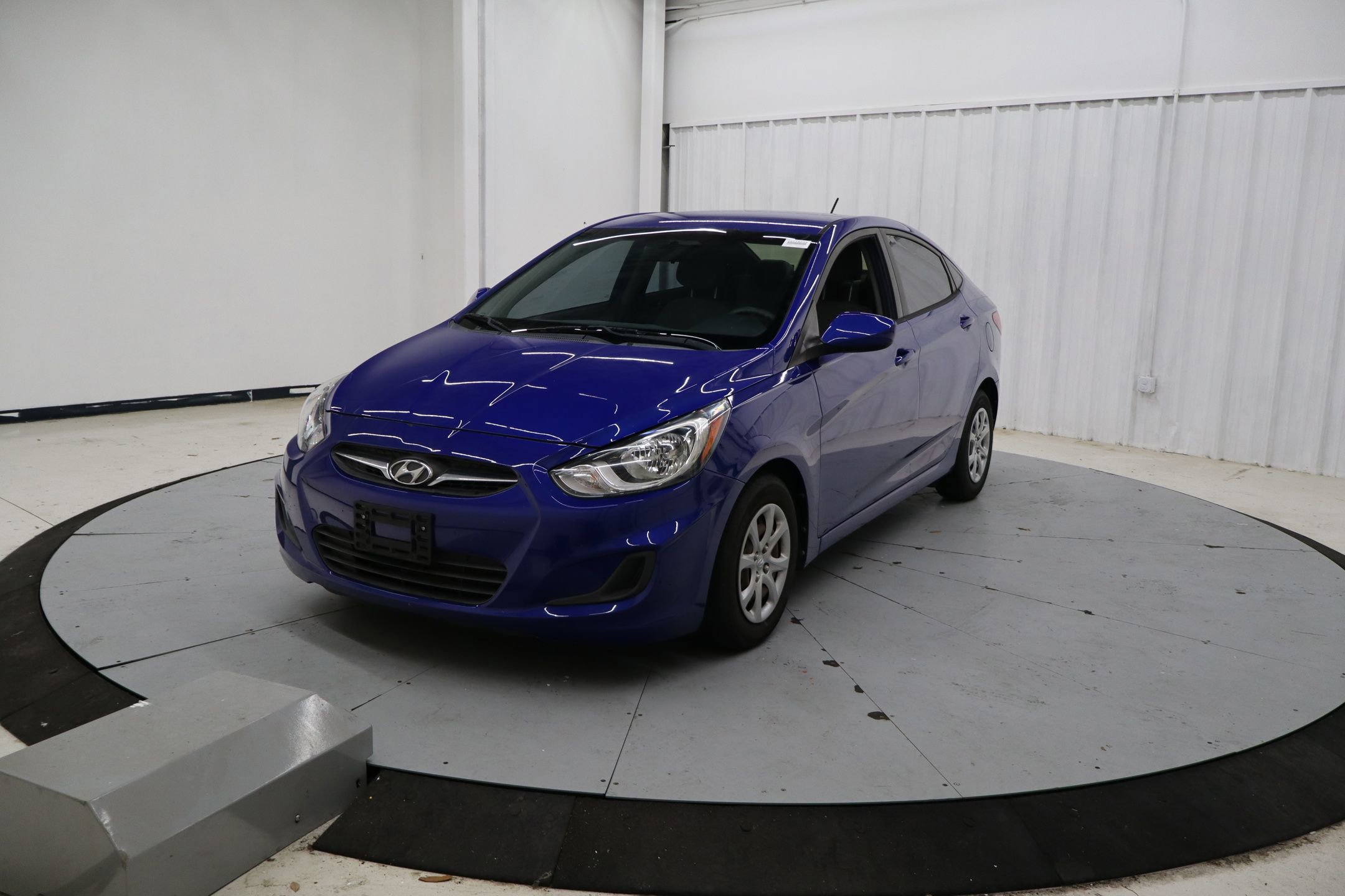 Used 2014 Hyundai Accent GLS FWD image 10