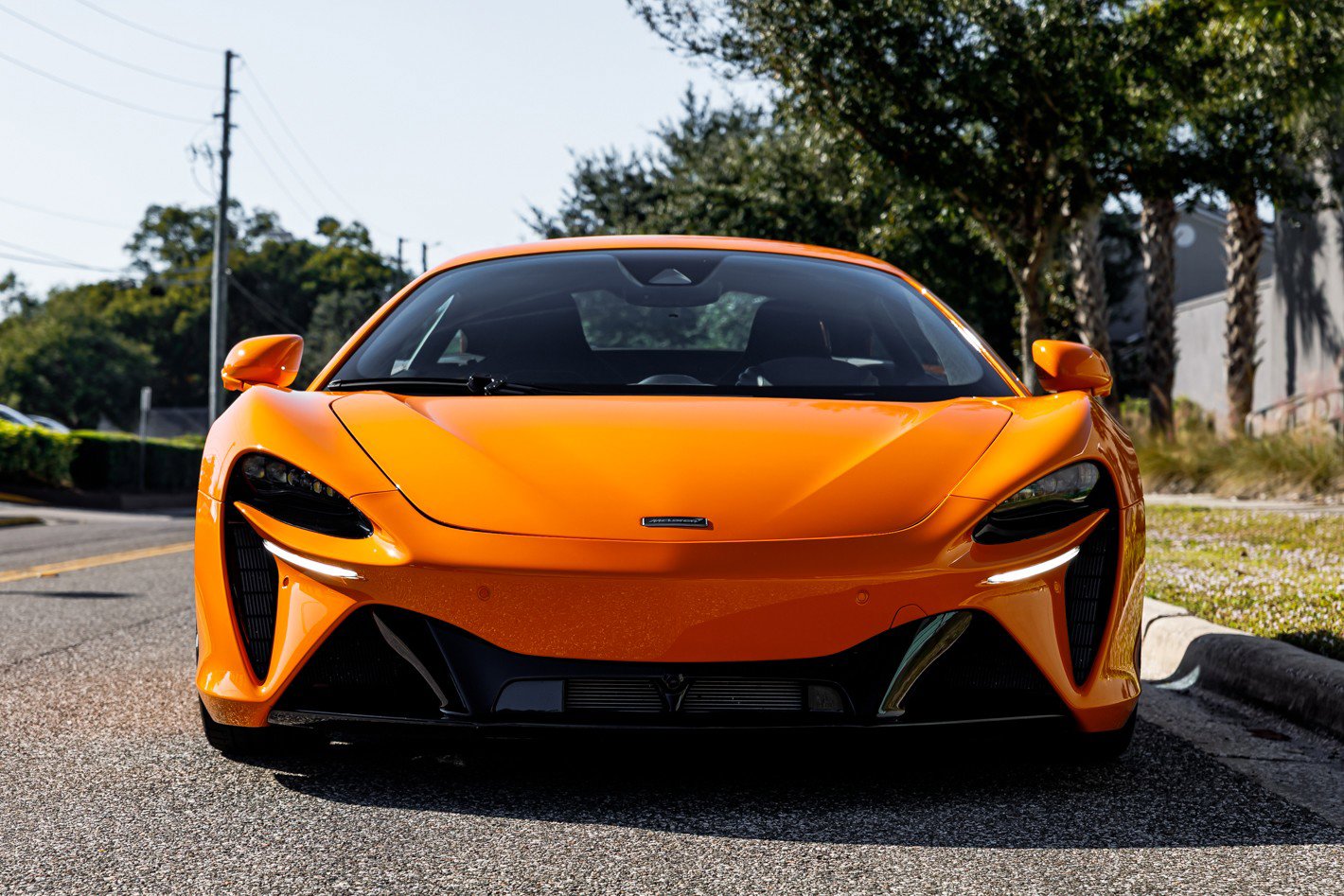 Used 2025 McLaren Artura image 14