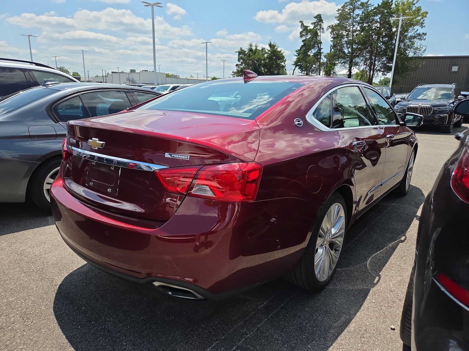 Used 2017 Chevrolet Impala Premier w/ Enhanced Convenience Package FWD image 3