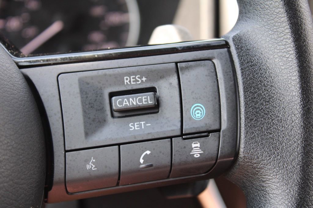 Used 2023 Nissan Rogue SV image 27