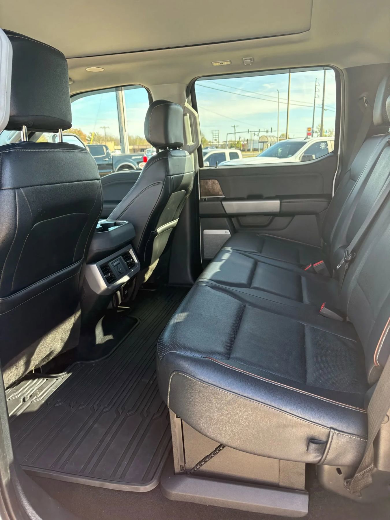 Used 2023 Ford F350 Lariat w/ Lariat Ultimate Package image 10