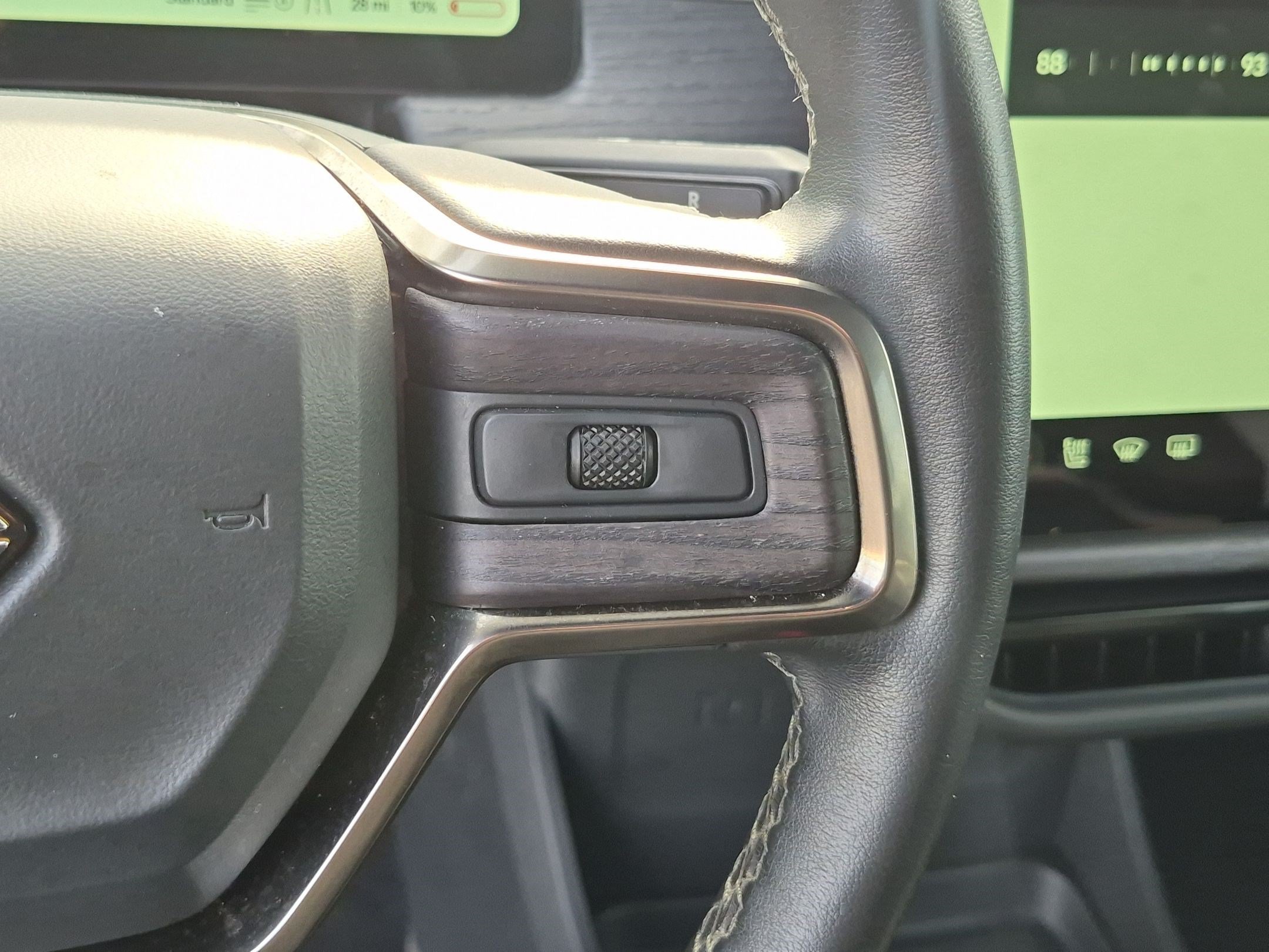 Used 2025 Rivian R1S Adventure AWD/4WD image 20
