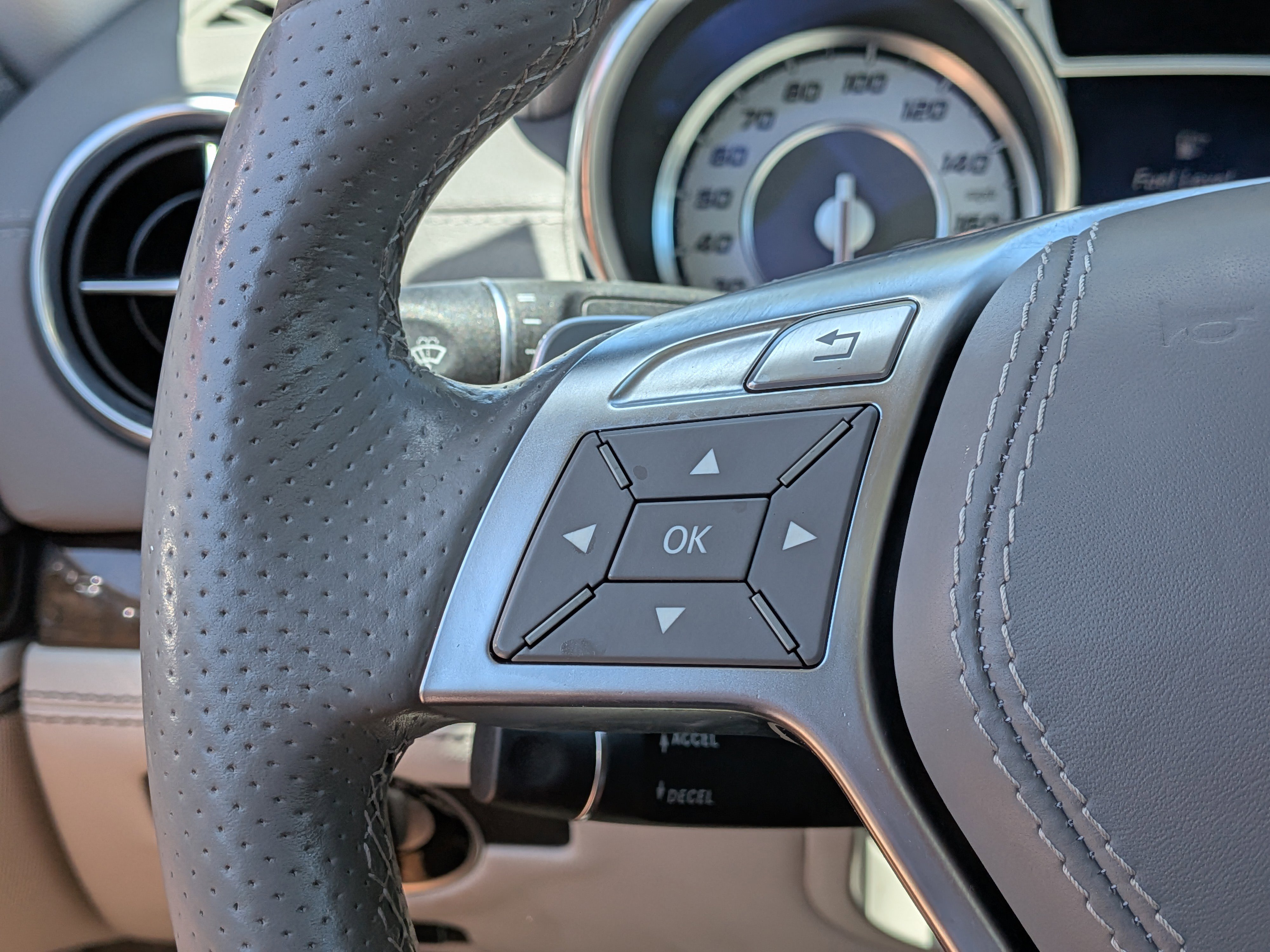 Used 2015 Mercedes-Benz SL 400 w/ Premium I Package image 24