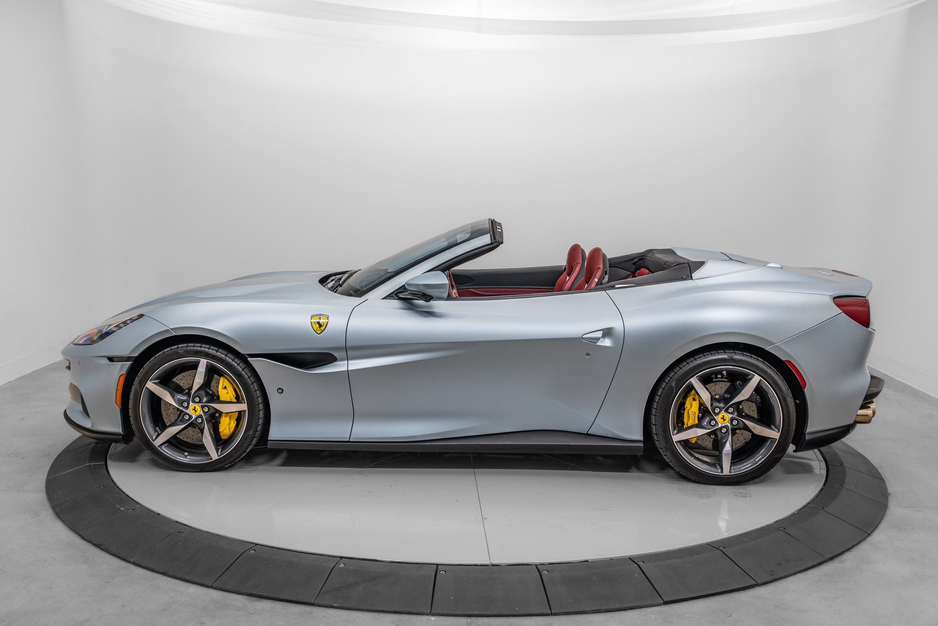 Certified 2023 Ferrari Portofino M RWD image 3