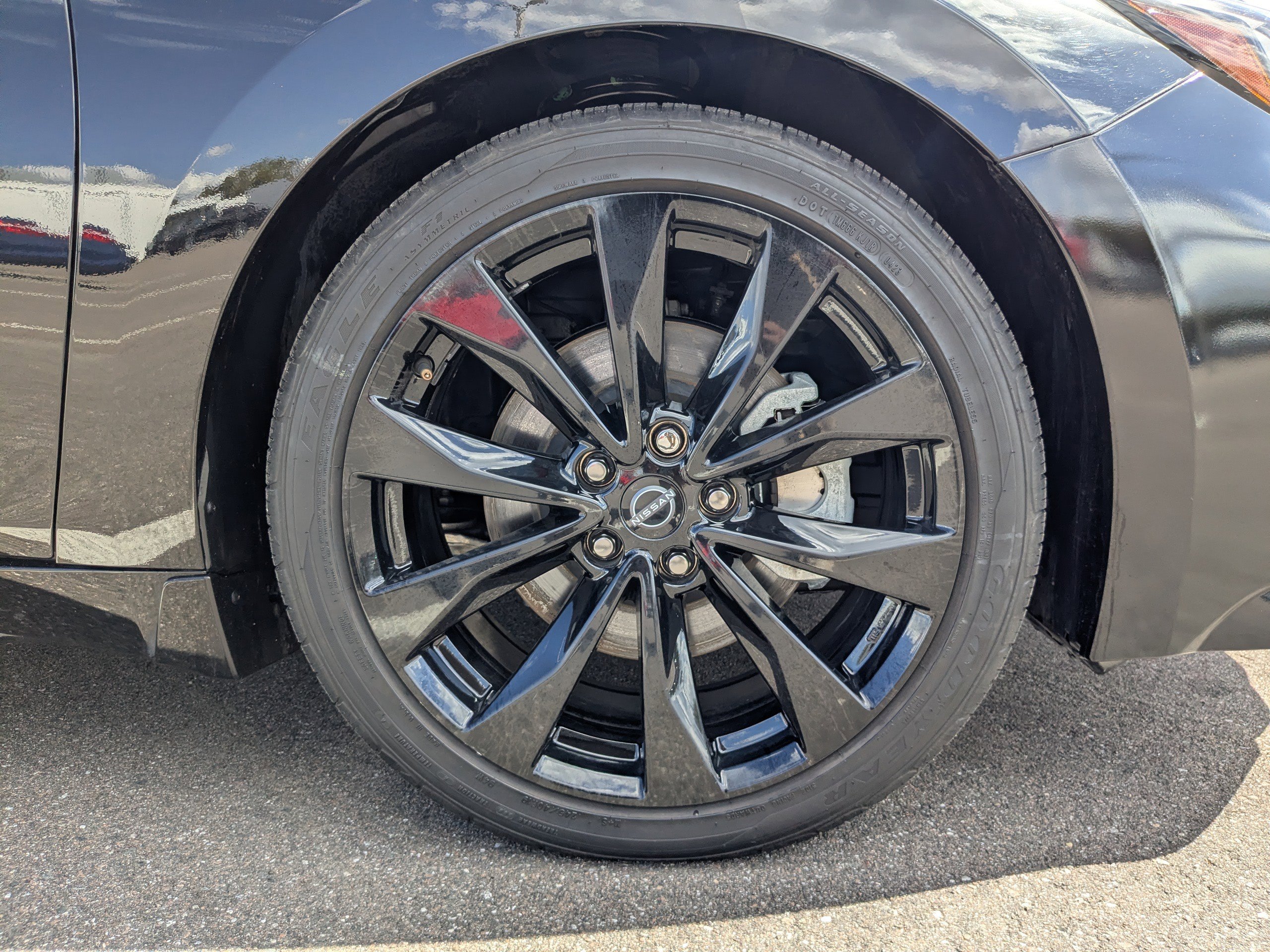 Used 2023 Nissan Maxima SR w/ Sport Mat Group image 10