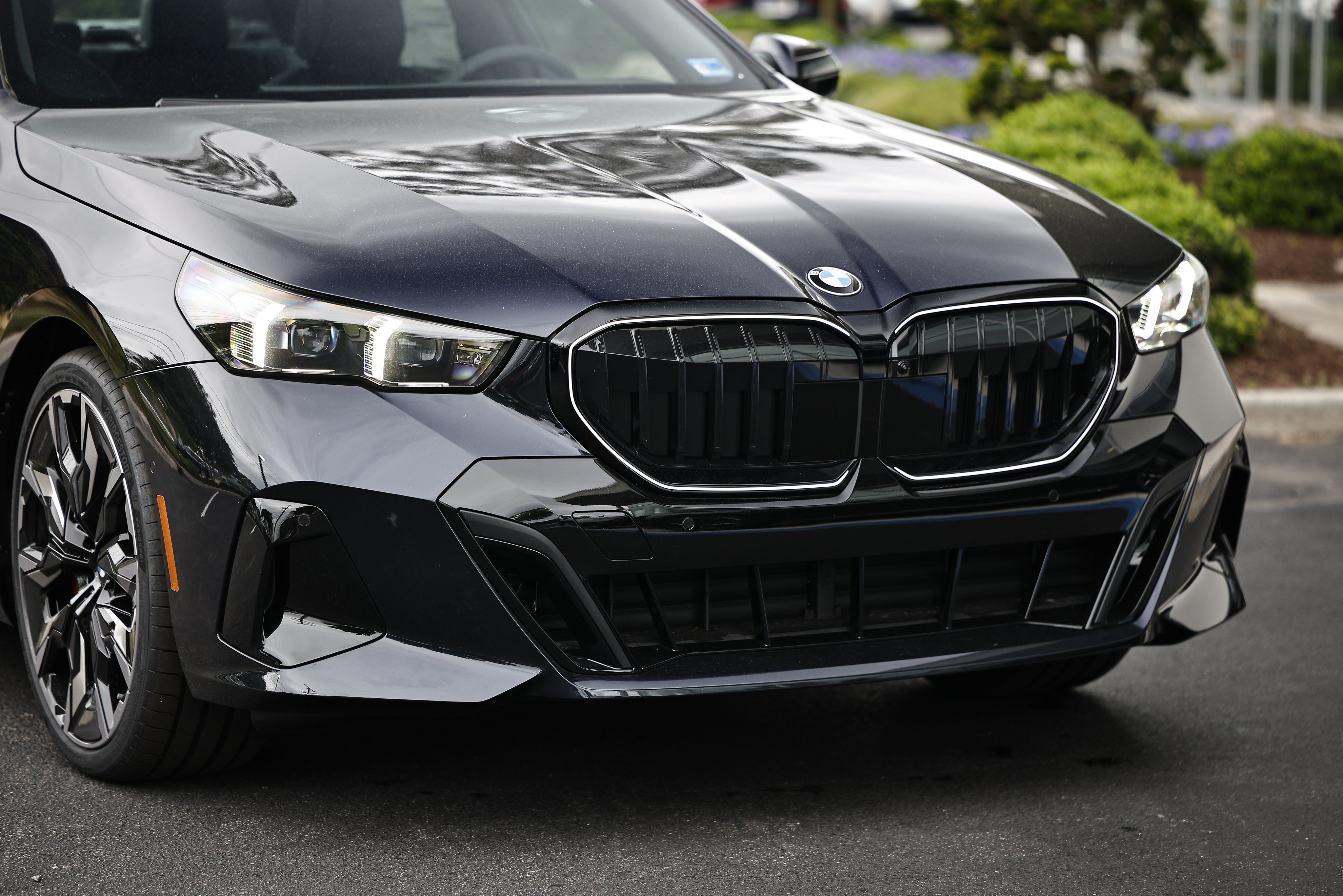 New 2027 BMW 540i xDrive w/ Executive Package AWD/4WD image 2