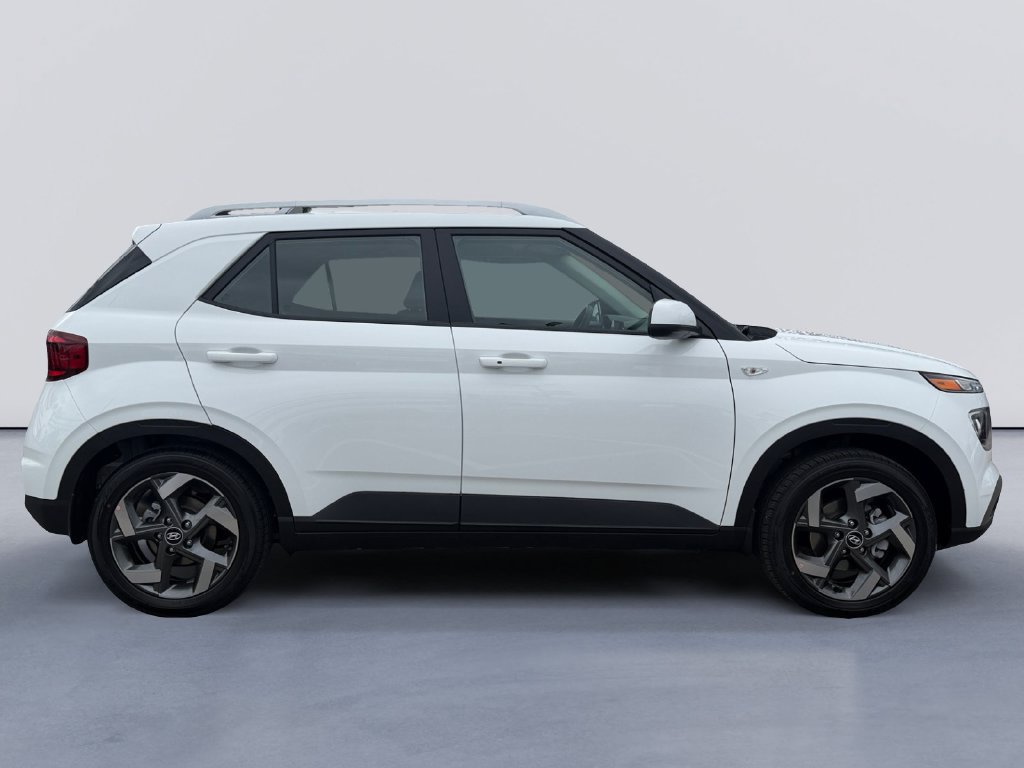 New 2026 Hyundai Venue SEL FWD image 2