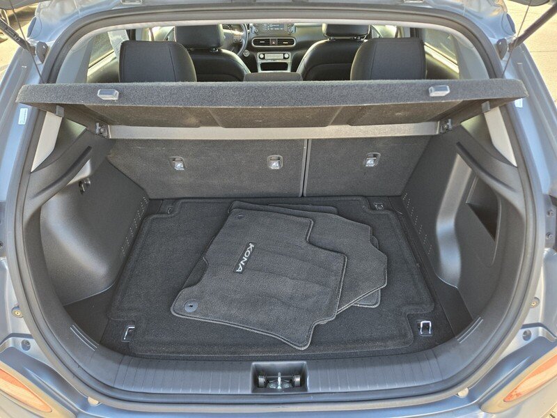 Used 2021 Hyundai Kona Limited w/ Cargo Package FWD image 13
