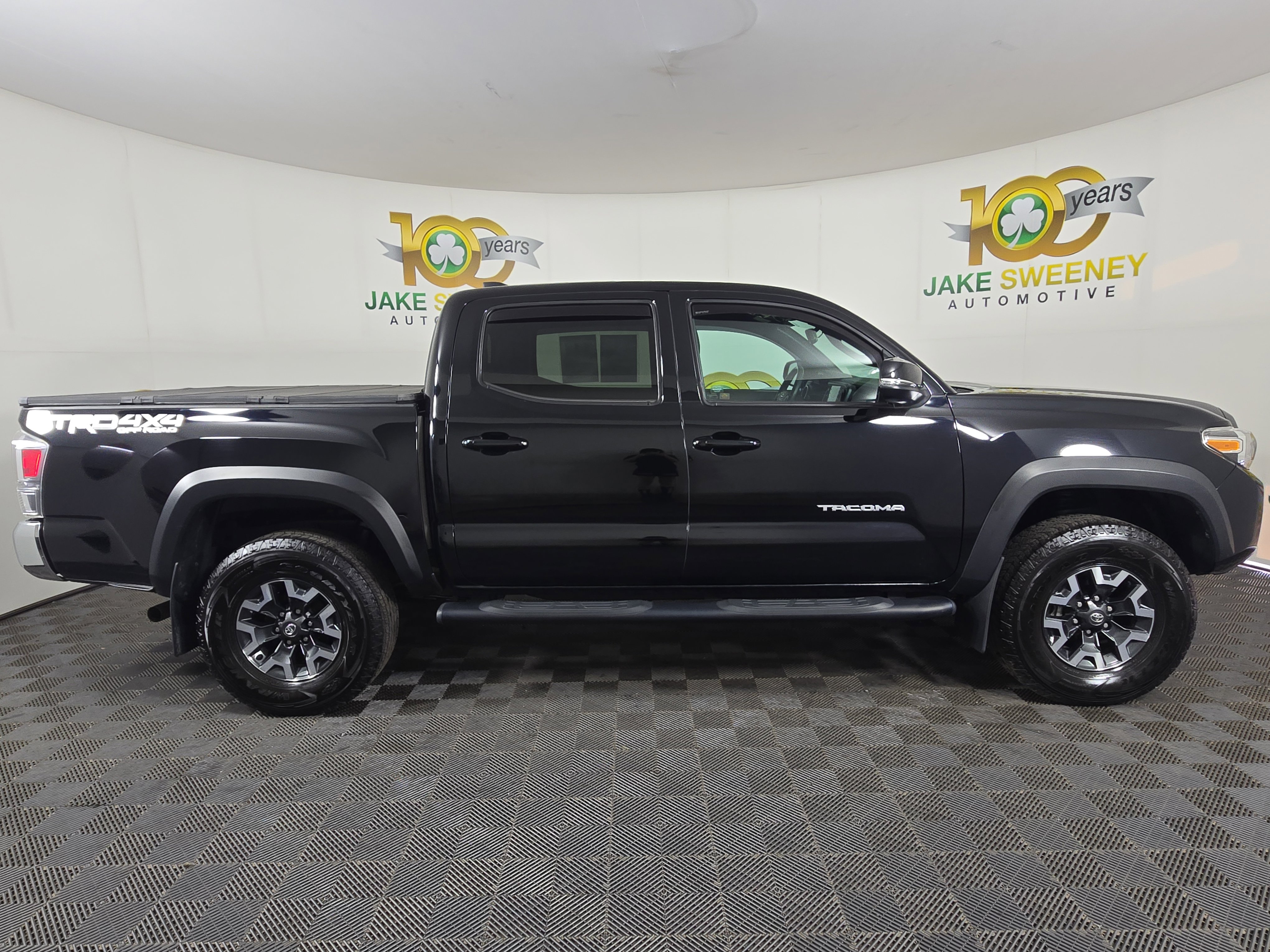 Used 2021 Toyota Tacoma TRD Off-Road AWD/4WD image 9