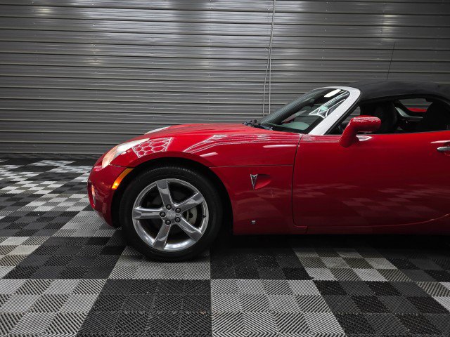 Used 2006 Pontiac Solstice Convertible w/ Premium Package RWD image 30