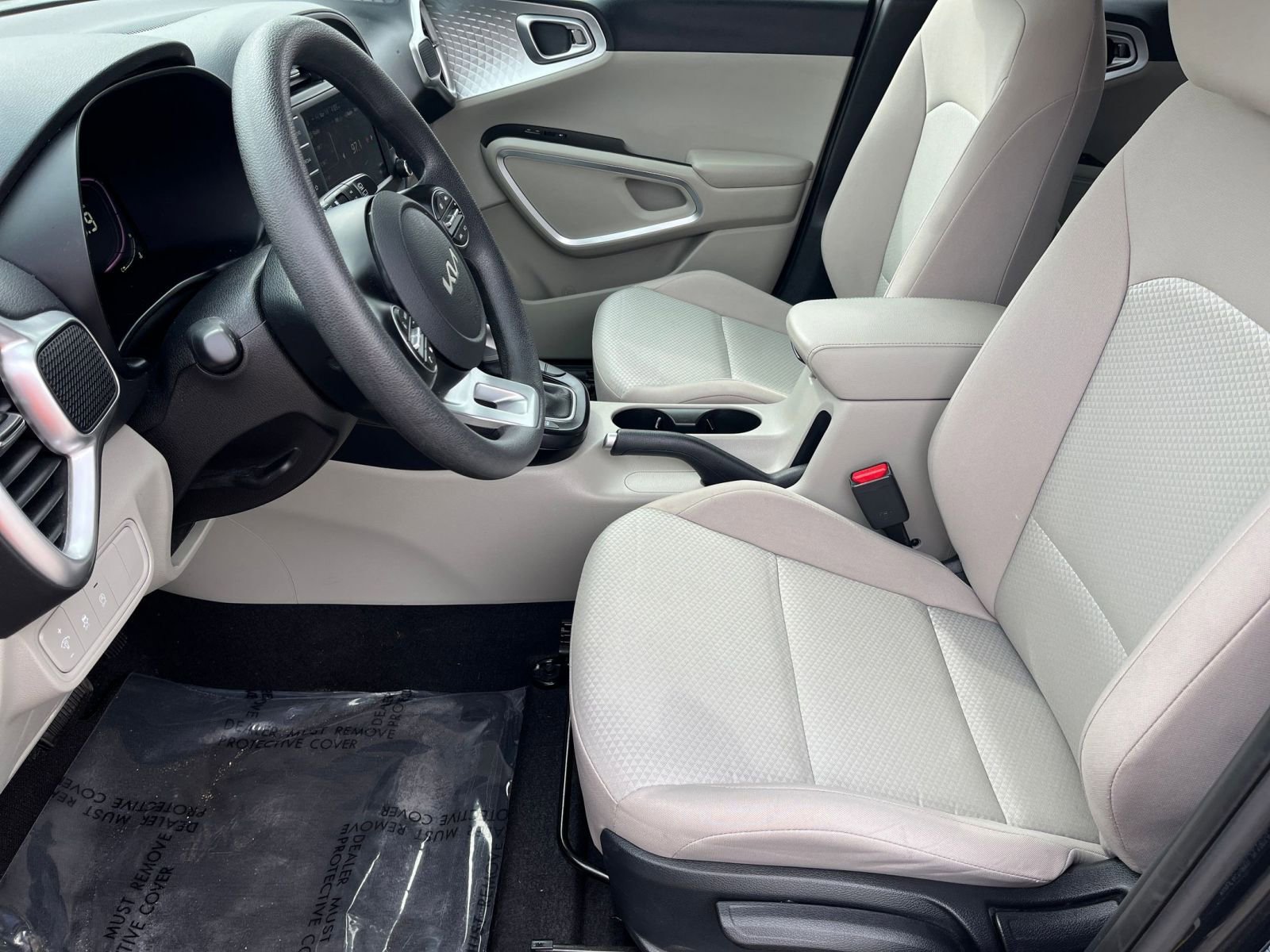 Used 2025 Kia Soul LX w/ LX Technology Package image 24