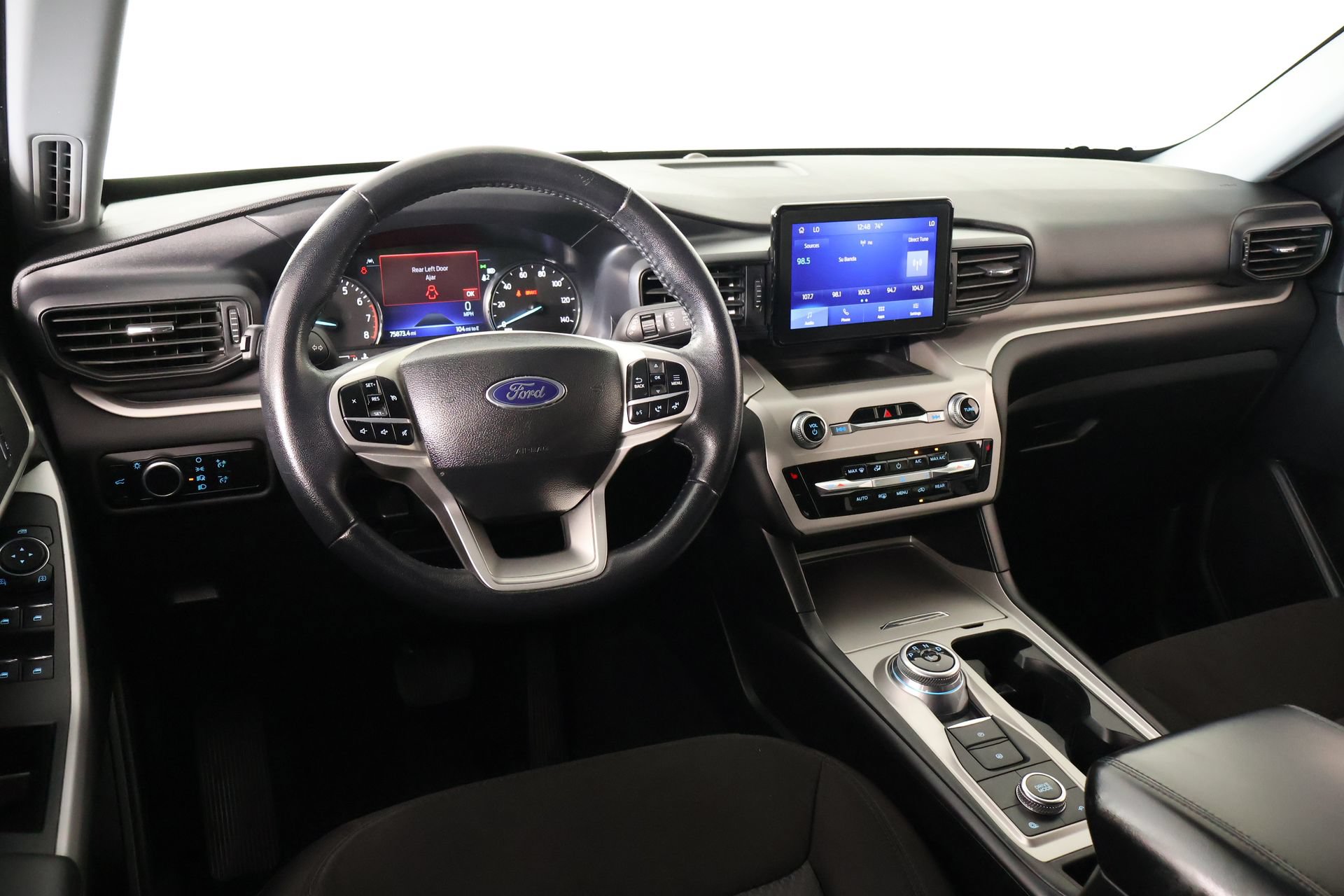 Used 2023 Ford Explorer XLT AWD/4WD image 2