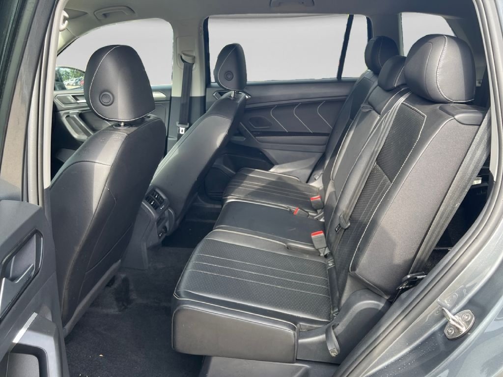 Used 2024 Volkswagen Tiguan SE FWD image 36