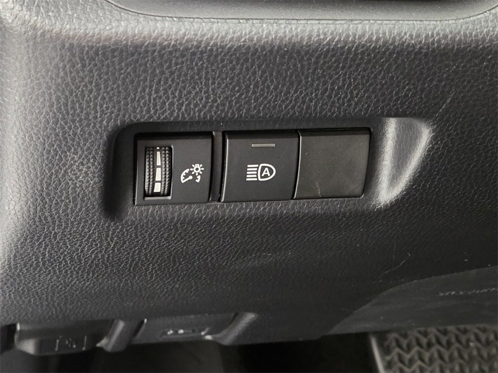 Used 2020 Toyota RAV4 LE image 25