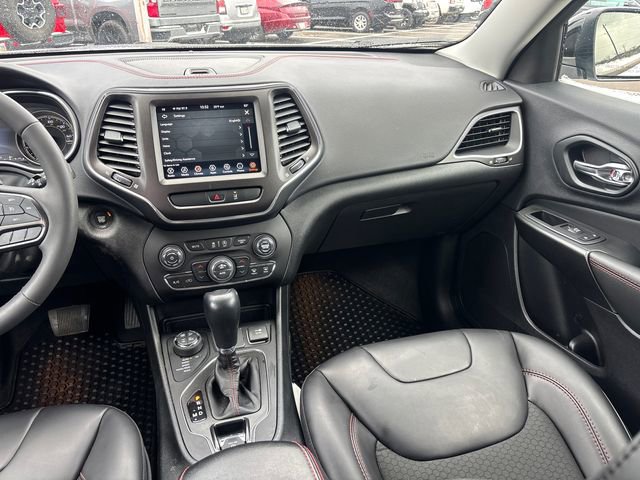 Used 2022 Jeep Cherokee Trailhawk image 10