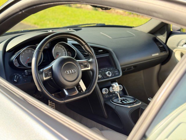 Used 2008 Audi R8 V8 image 17