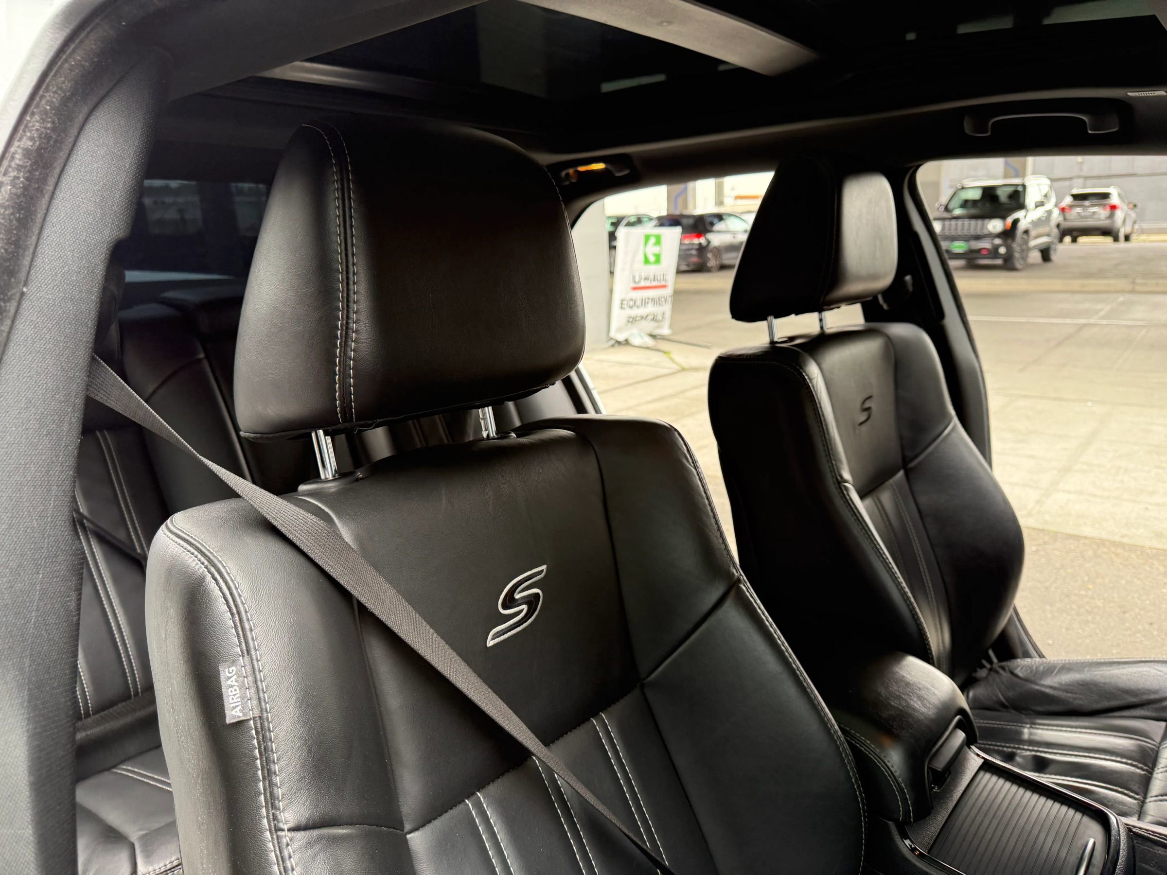 Used 2018 Chrysler 300 S w/ 300S Premium Group image 24