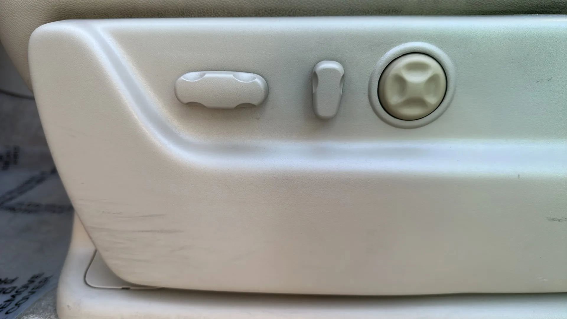 Used 2008 GMC Yukon XL SLT w/ SLT Preferred Equipment Group image 46