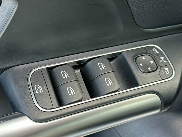 Used 2025 Mercedes-Benz GLA 250 4MATIC image 14