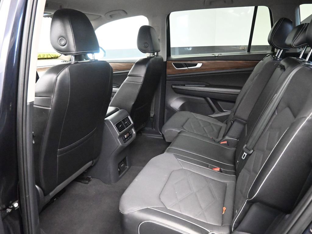 Used 2024 Volkswagen Atlas SE image 17