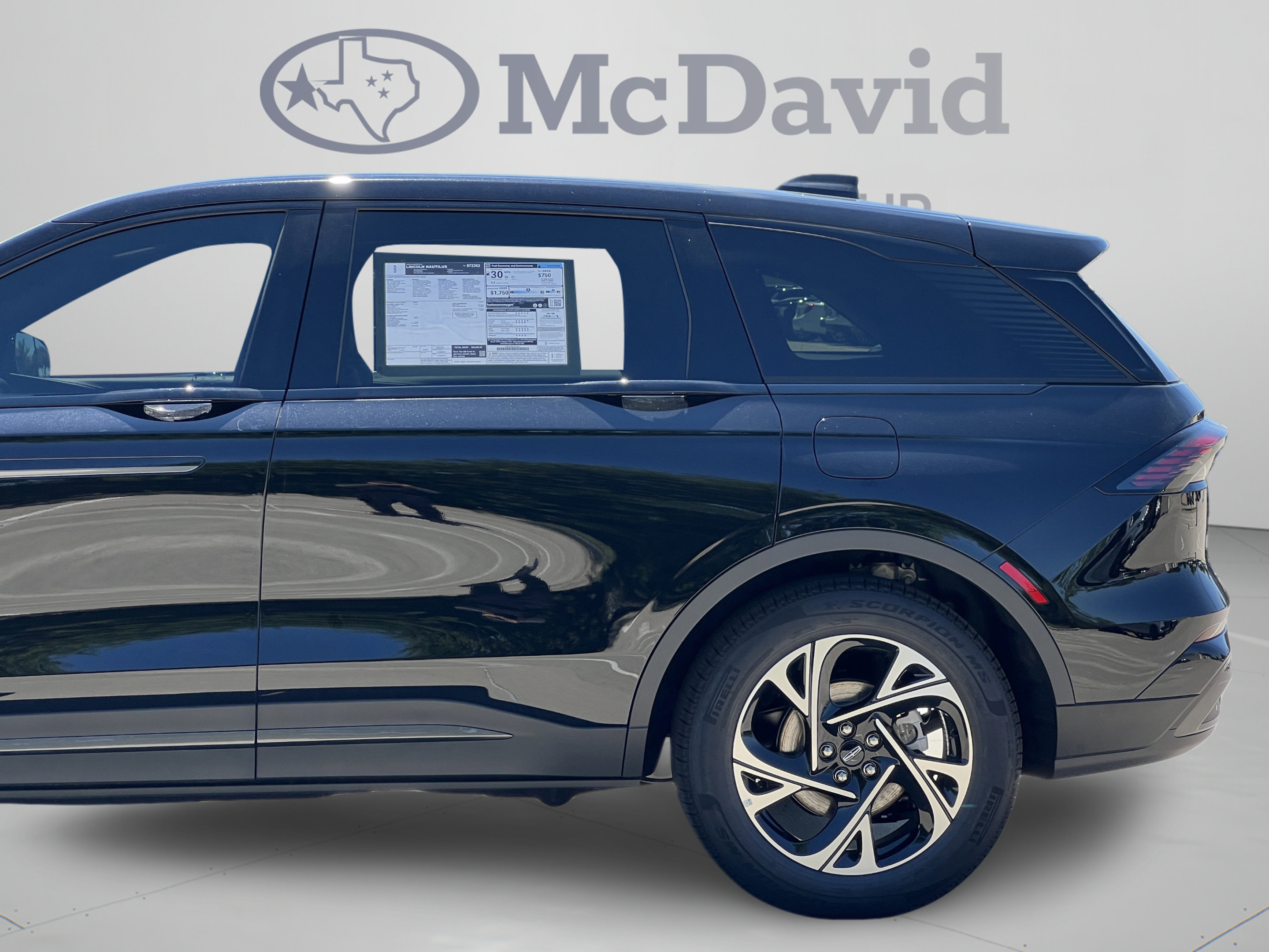 New 2025 Lincoln Nautilus Premier w/ Equipment Group 102A AWD/4WD image 30
