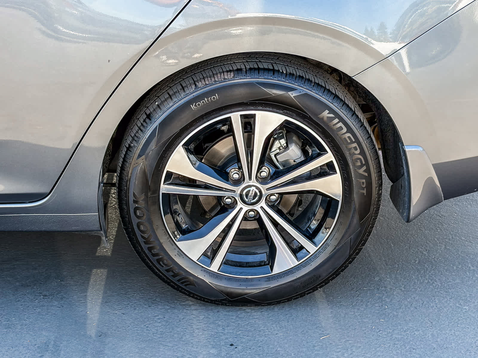 Used 2022 Nissan Sentra SV image 10