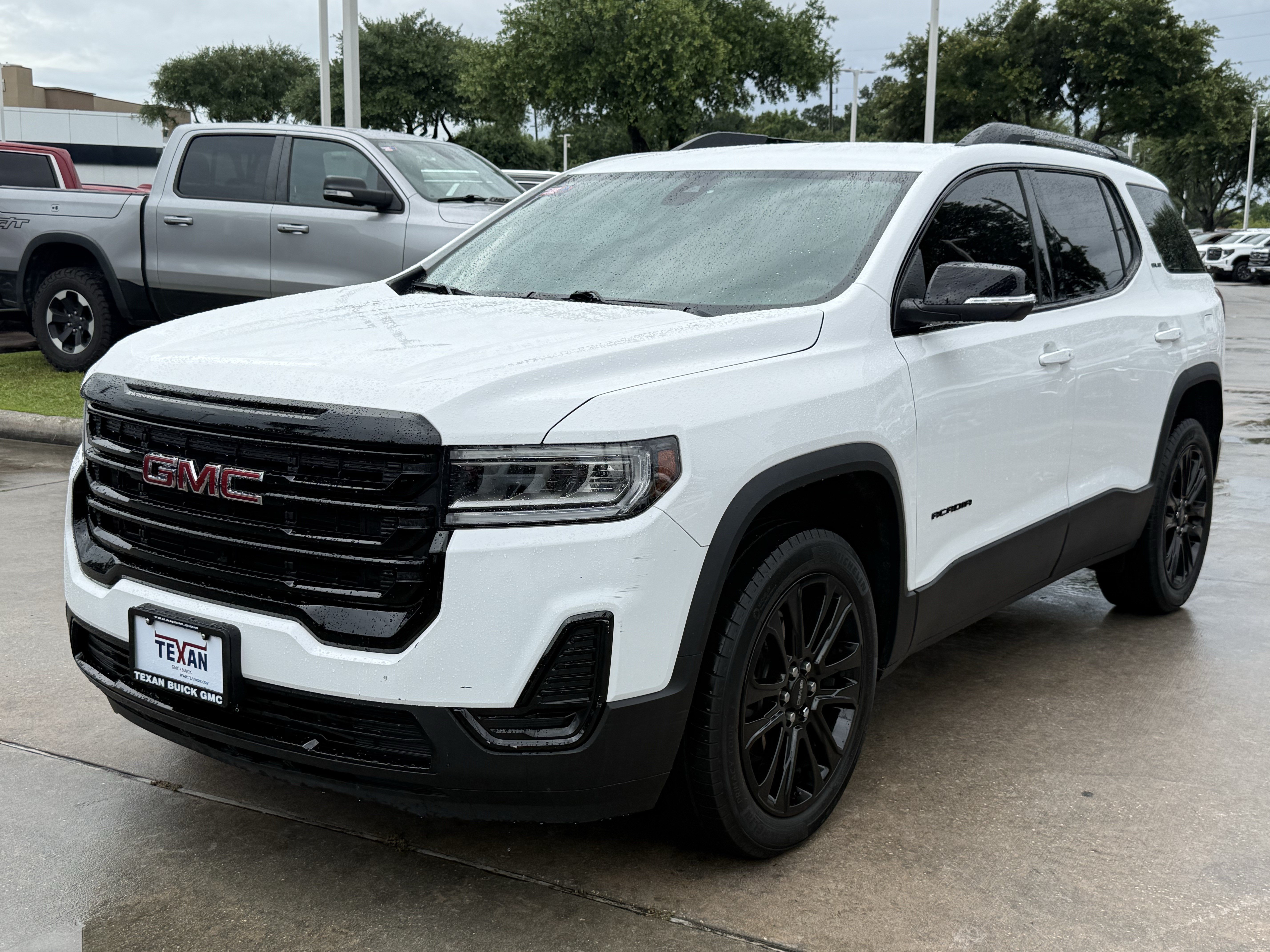 Used 2023 GMC Acadia SLE w/ Elevation Edition FWD image 9