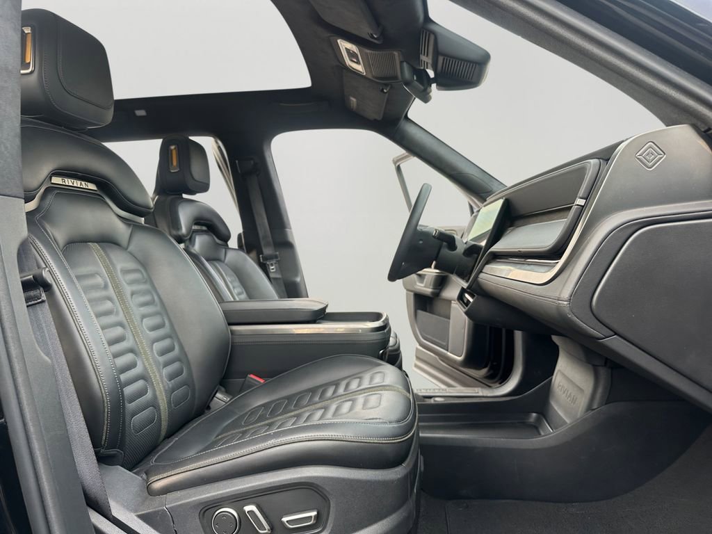 Used 2025 Rivian R1S Adventure image 20