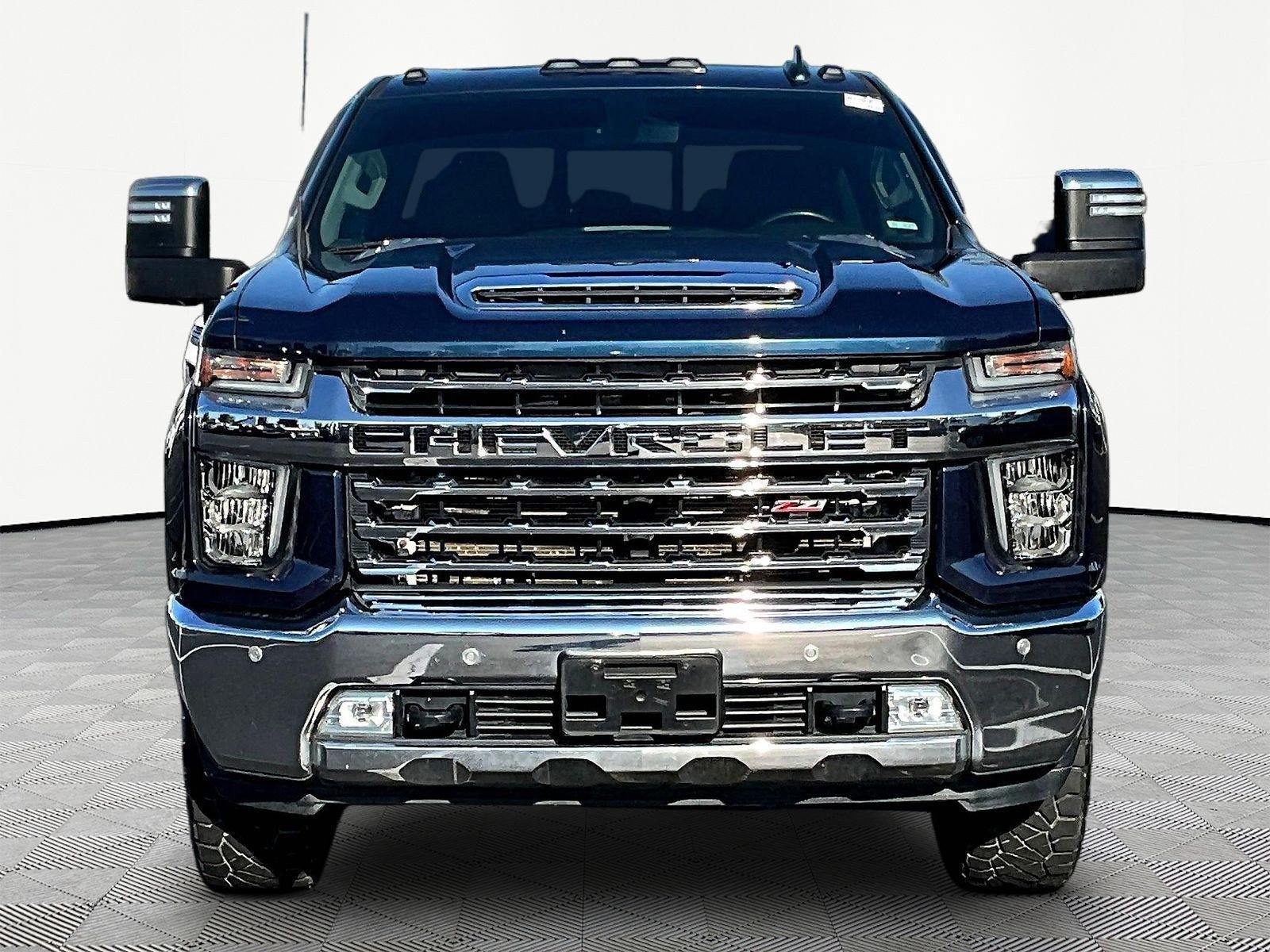 Used 2020 Chevrolet Silverado 3500 LTZ w/ LTZ Plus Package AWD/4WD image 2