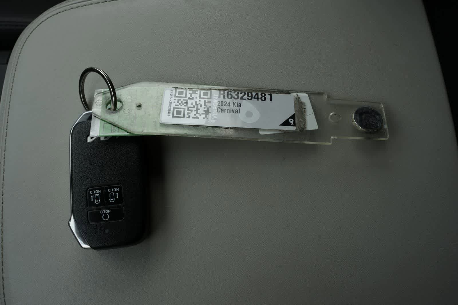 Used 2024 Kia Carnival LX FWD image 26