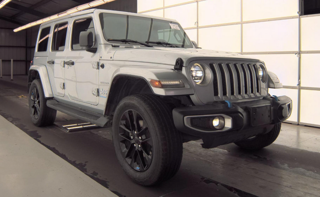 Used 2023 Jeep Wrangler Unlimited Sahara AWD/4WD image 1