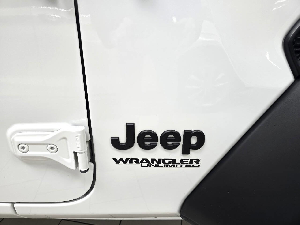 Used 2022 Jeep Wrangler Unlimited Sport image 17