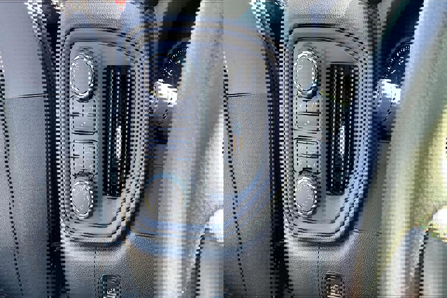 Certified 2025 Chevrolet Silverado 2500 Custom w/ Custom Value Package image 25