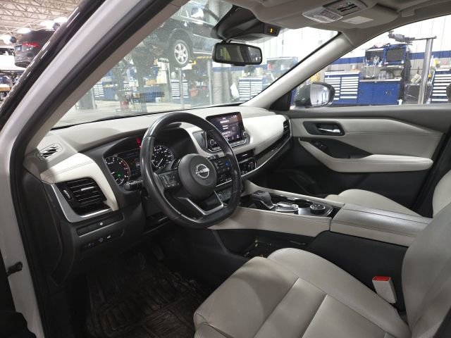 Used 2023 Nissan Rogue SL AWD/4WD image 2